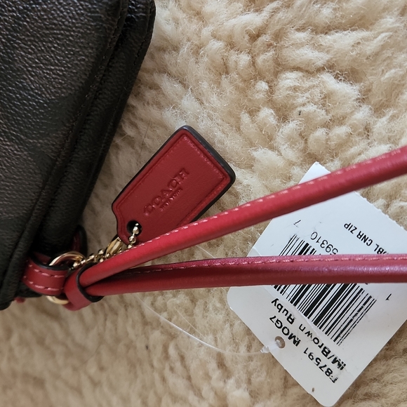 NWT Coach Double Corner Zip Brown/Ruby Signature Wristlet Bag ๐ - Picture 15 of 16
